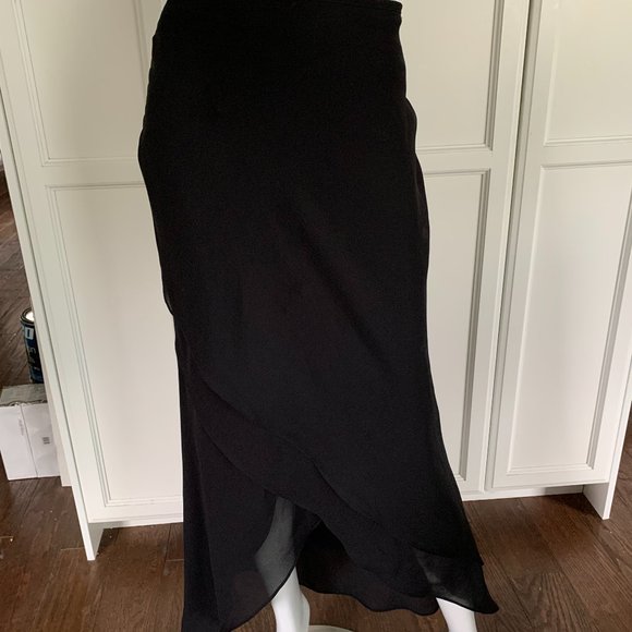 Medium Black Sheer lined long skirt - Picture 1 of 4